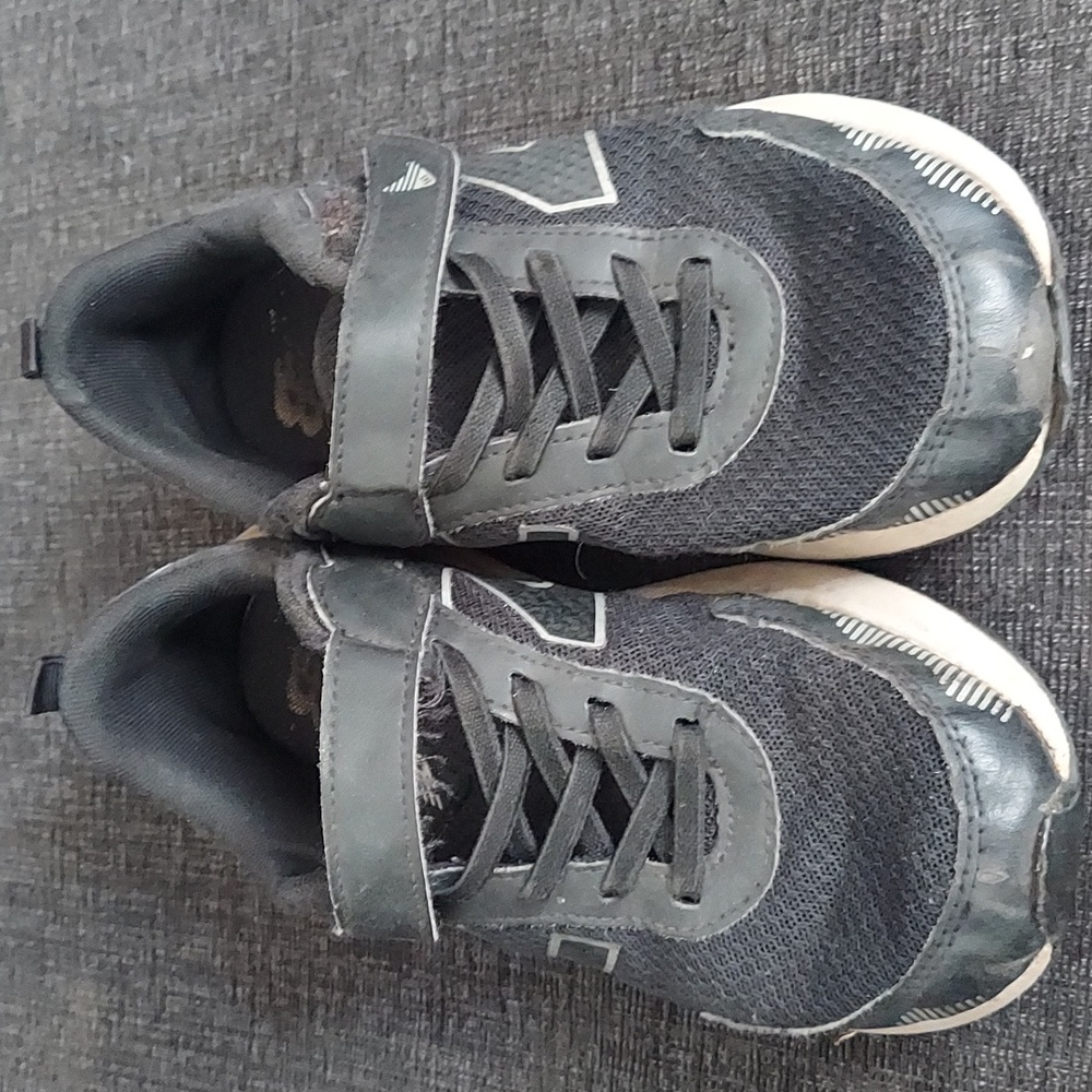 New Balance Boys Size 3
